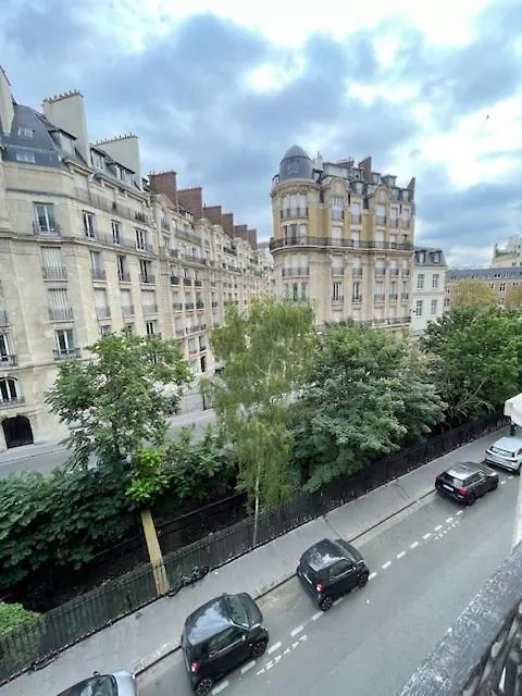 Madou Sall Apartment Paris